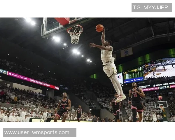 埃奇库姆倒地抢断展现速度76人迅速暂停保护球权 埃奇库姆倒地抢断展现速度76人迅速暂停保护球权