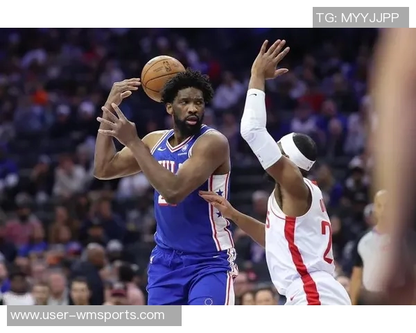 恩比德背打里夫斯巧妙转身却错失关键跳投遗憾未能得分